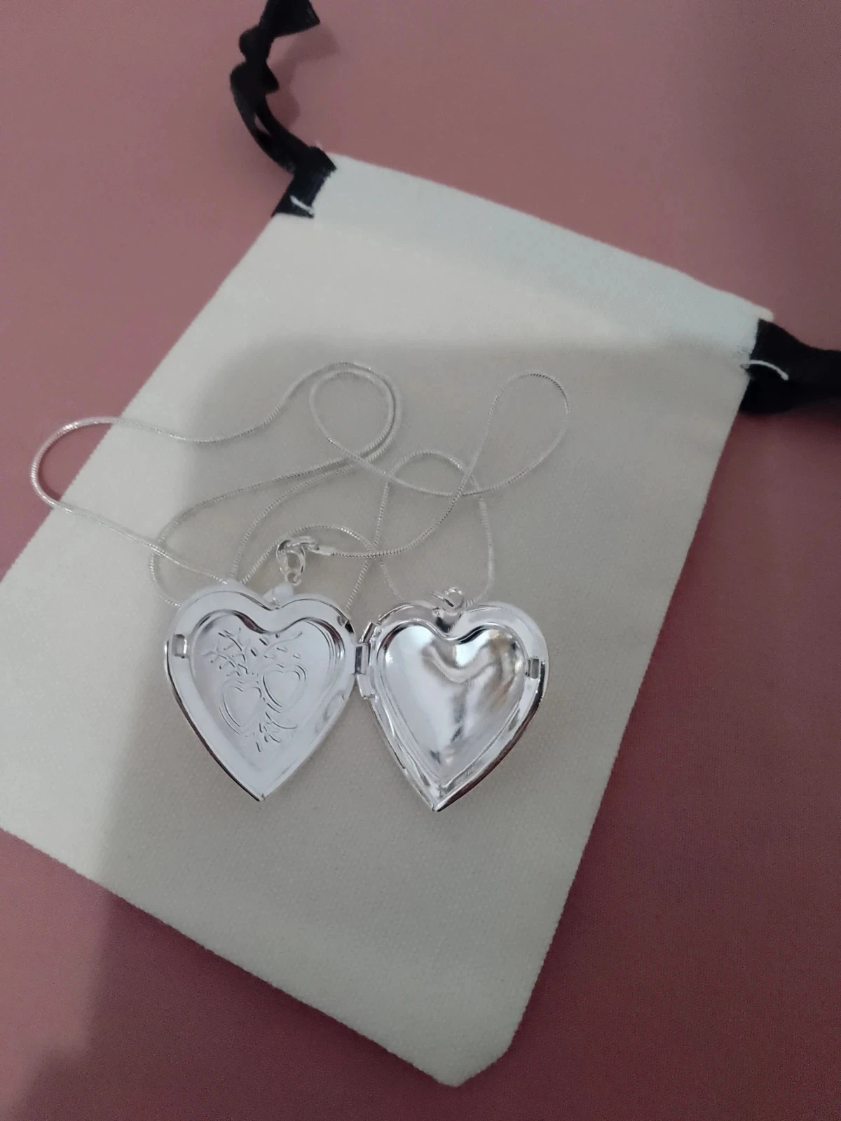 Collar con medallón en forma de corazón con piedras naturales – photo 3